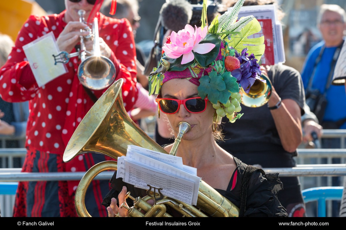 Fanfare à l'arrivée du bateau_Festival des insulaires 2018_GROIX