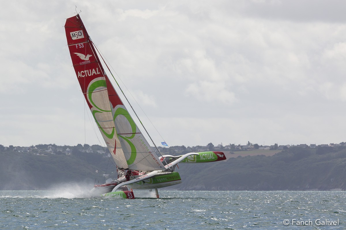 2012 _ Multicoque Actual Skippé par Yves Le Blévec