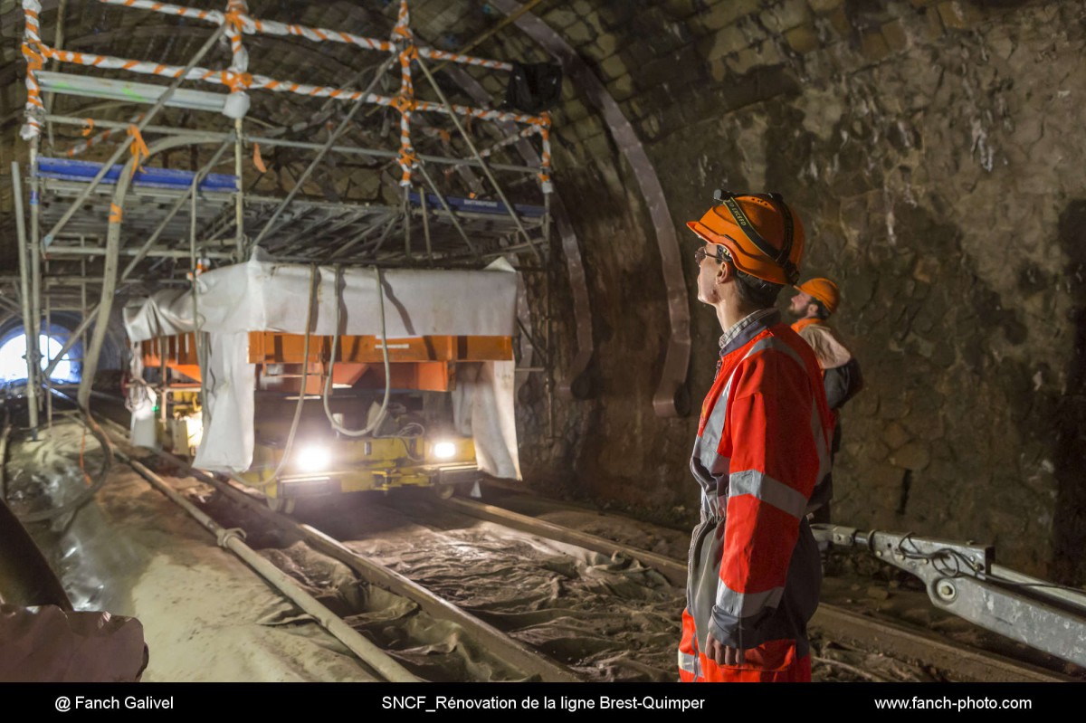 Rénovation de la ligne Brest-Quimper, mise aux normes du tunnel de Neiz-Vran, à Pont-de-Buis-lès-Quimerch.