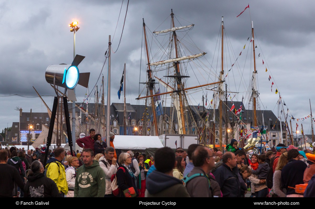 Agence Mtw_ projecteur CYKLOP au Festival du chant de marins de Paimpol