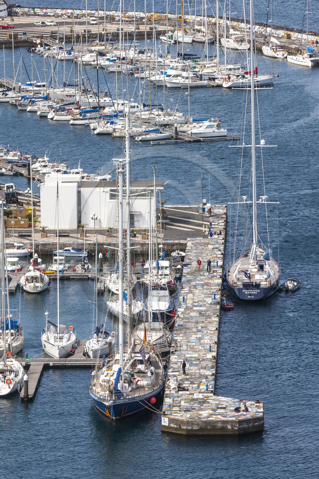 Le port d' Horta_Faial_Archipel des Açores Le port d' Horta_Faial_Archipel des Açores