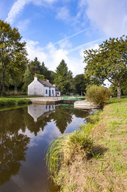 Lock of Minazen on the Blavet _ Languidic