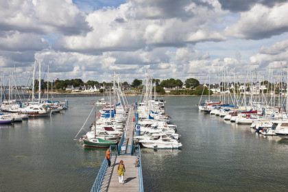 Le port de la pointe _ Port-Louis