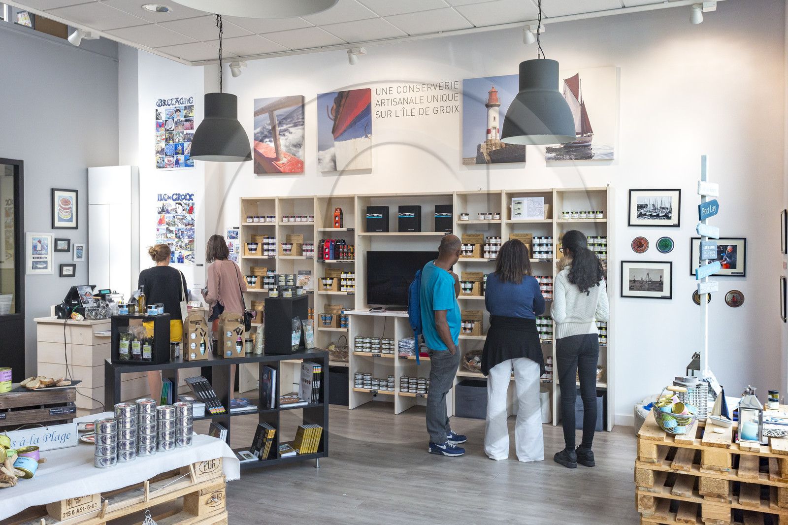 boutique Groix et Nature implantée à La Base à Lorient boutique Groix et Nature implantée à La Base à Lorient
