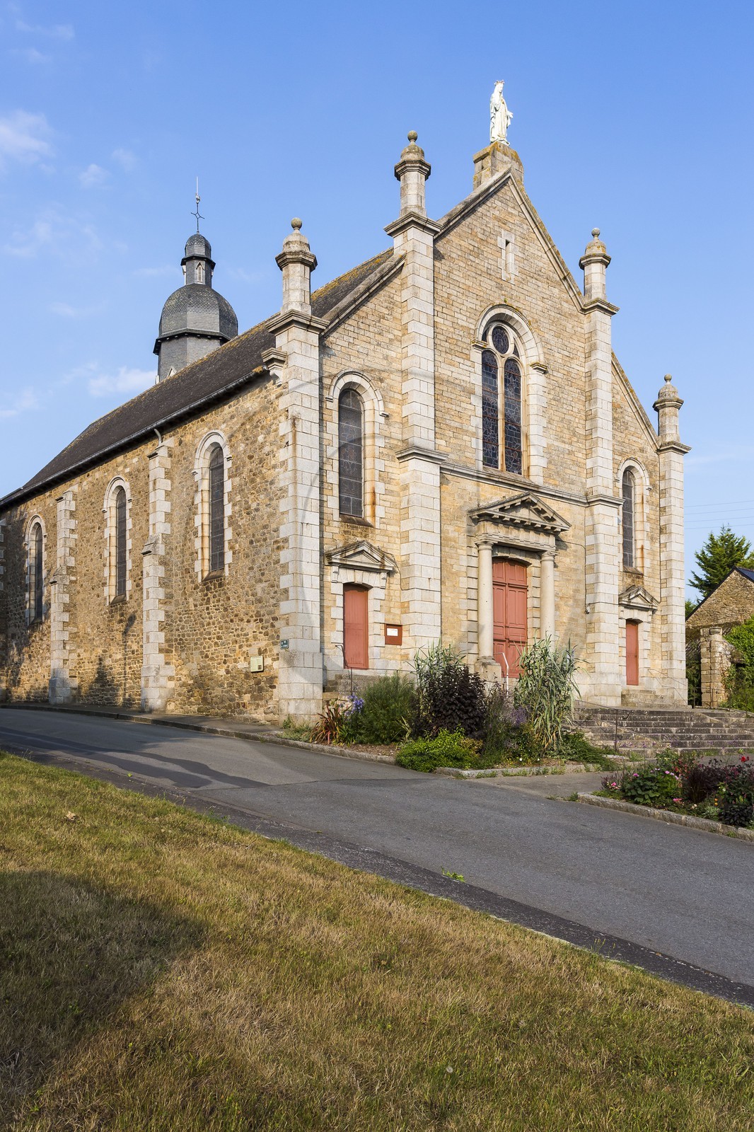 Eglise Notre Dame de Nazareth. Plancoët