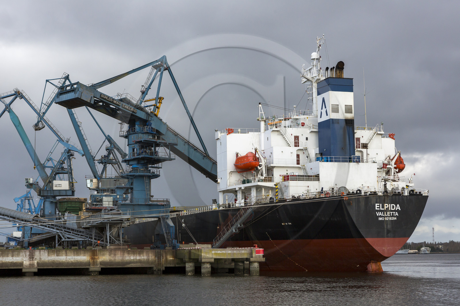 Rade de Lorient, Port de commerce