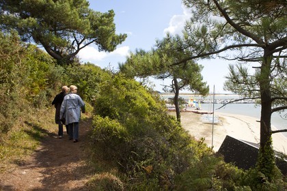 Sentier pedestre en bordure de la Laita_Guidel