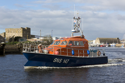 Vedette SNSM ( sauvetage en mer ) dans la rade de Lorient