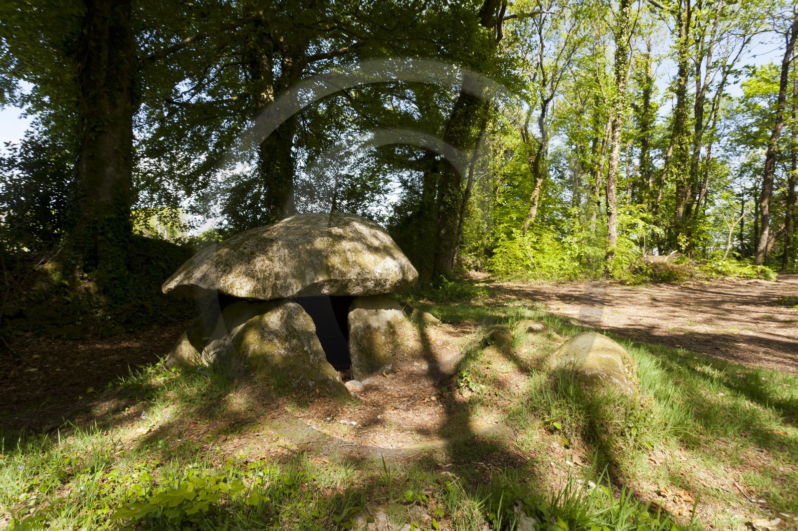 Dolmen de Lesvariel _ Guidel Dolmen de Lesvariel _ Guidel