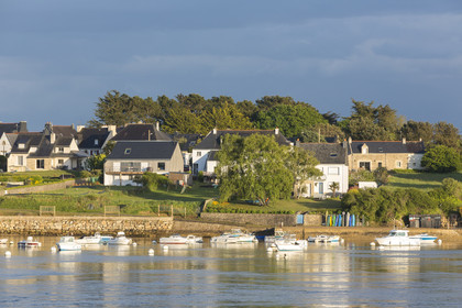 Small houses along the Etel river. Belz