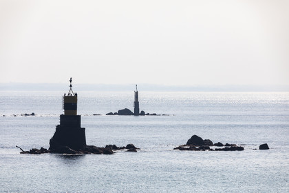 Les Tourelles cardinales ouest du port d'Audierne