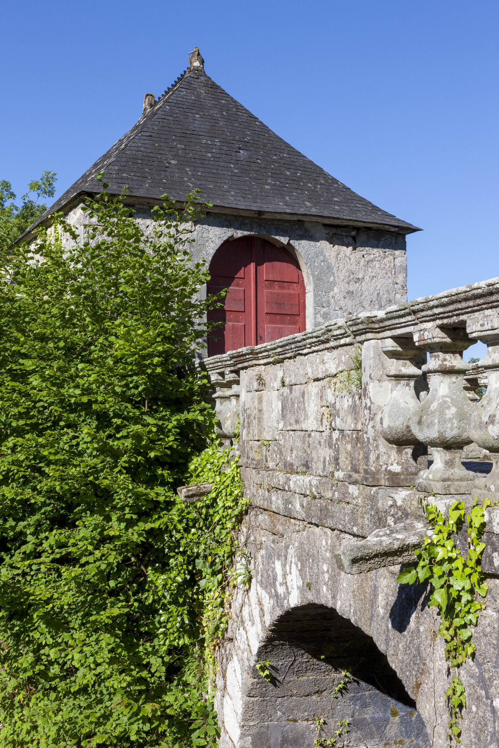 La chapelle Sainte-Barbe au Faouët (56). La chapelle Sainte-Barbe au Faouët (56).