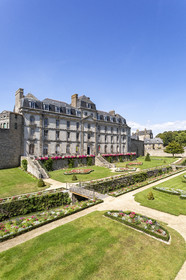 The garden and the castle of the stoat in Vannes