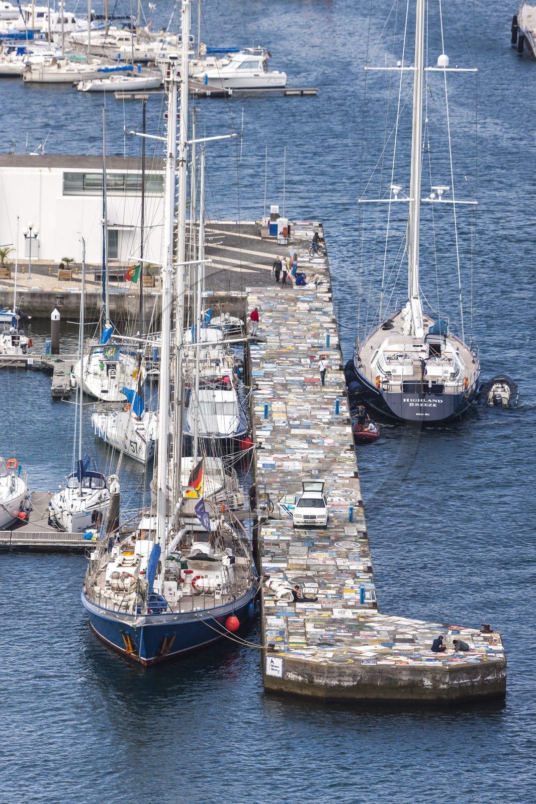 Le port d' Horta_Faial_Archipel des Açores Le port d' Horta_Faial_Archipel des Açores