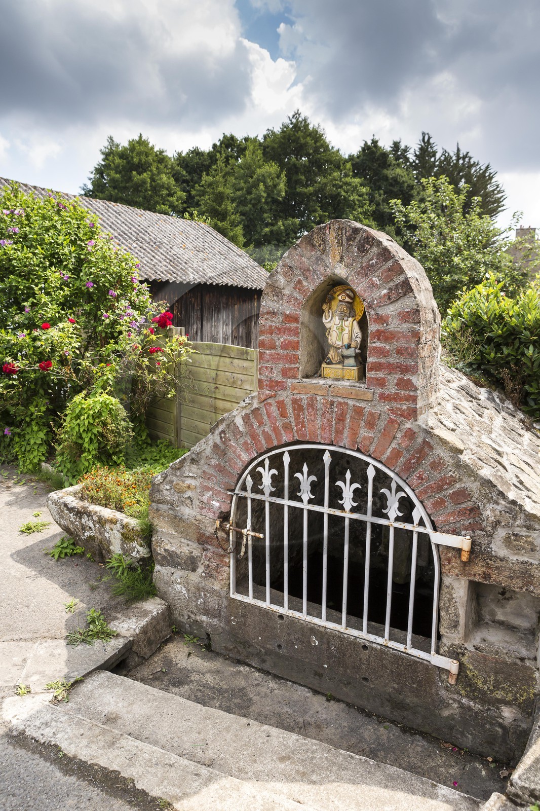La fontaine Saint Eloi à Landébia La fontaine Saint Eloi à Landébia