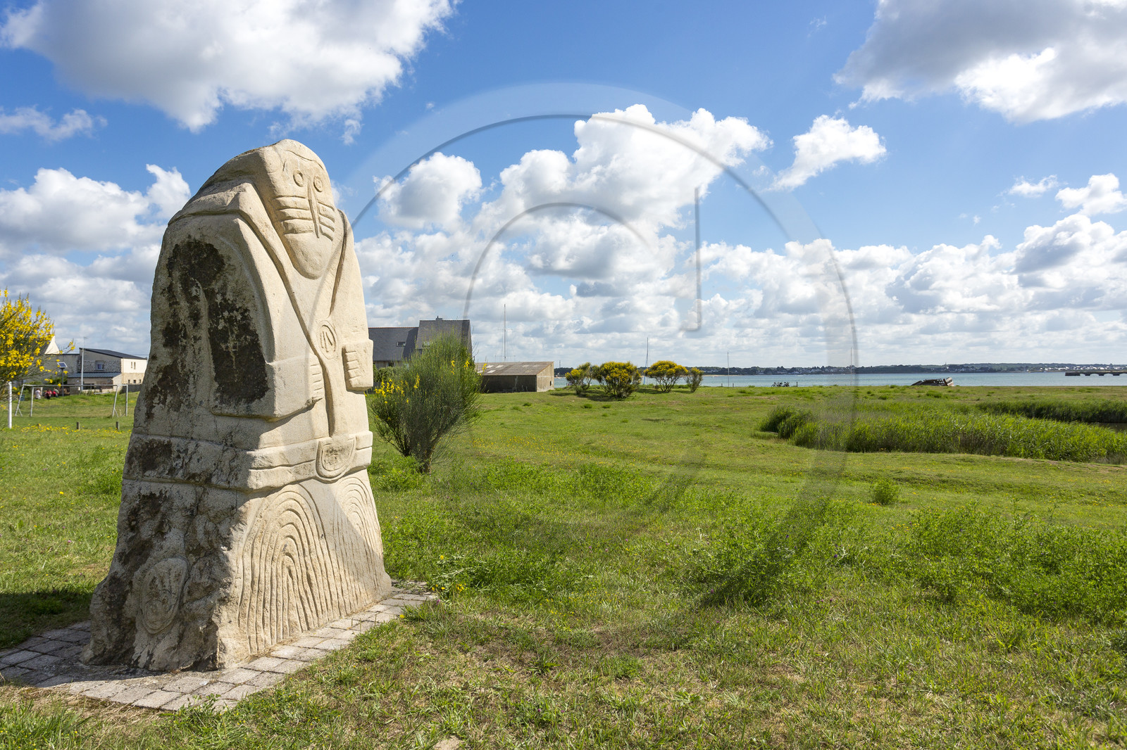 Sculpture of the dune people _ Gavres
