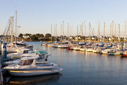 Le port de la pointe _ Port-Louis