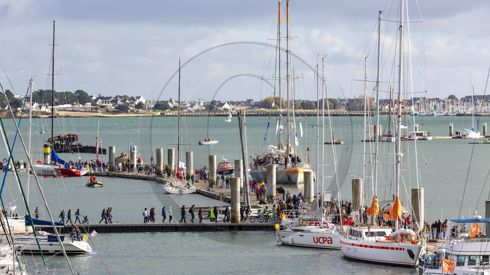 Lorient le 27 Octobre 2018 _ Arrivée du Tara à la Base de sous-marins de Lorient. Lorient le 27 Octobre 2018 _ Arrivée du Tara à la Base de sous-marins de Lorient.