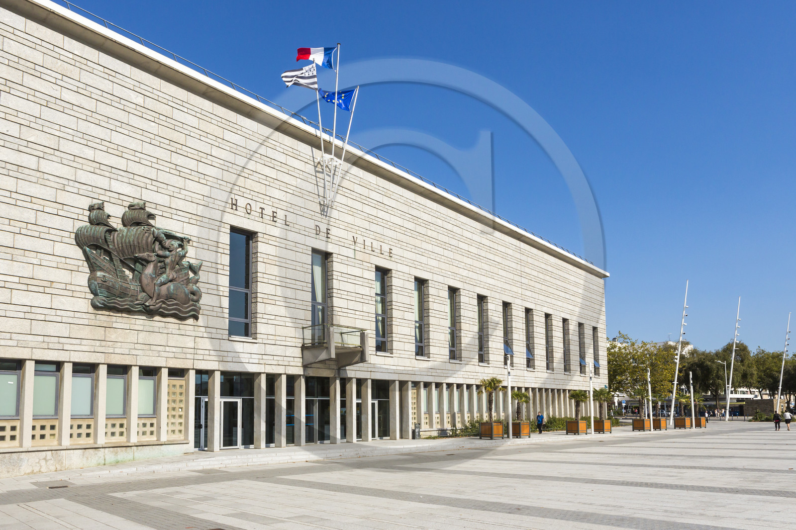 Place de l' Hôtel de ville _ Lorient. Place de l' Hôtel de ville _ Lorient.
