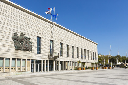 Place de l' Hôtel de ville _ Lorient.