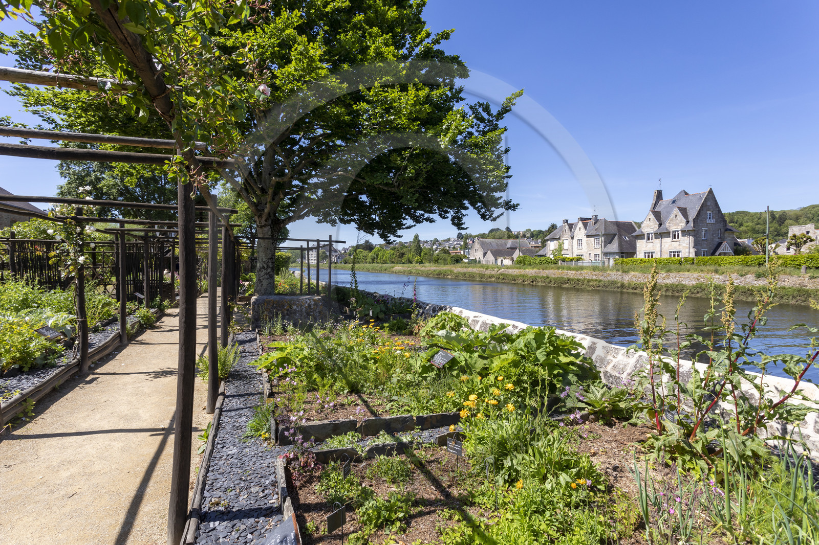Le jardin du Prieuré Locmaria à Quimper Le jardin du Prieuré Locmaria à Quimper