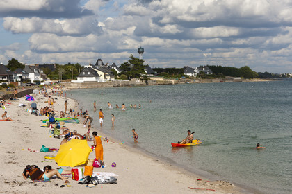 PLAGE COTE ROUGE - PORT-LOUIS