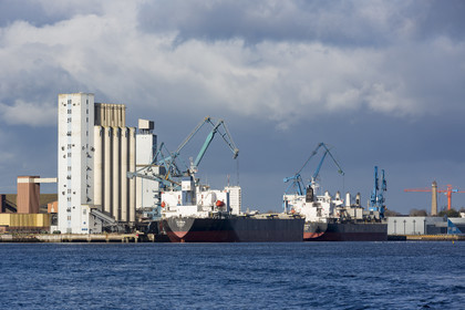 Rade de Lorient, Port de commerce