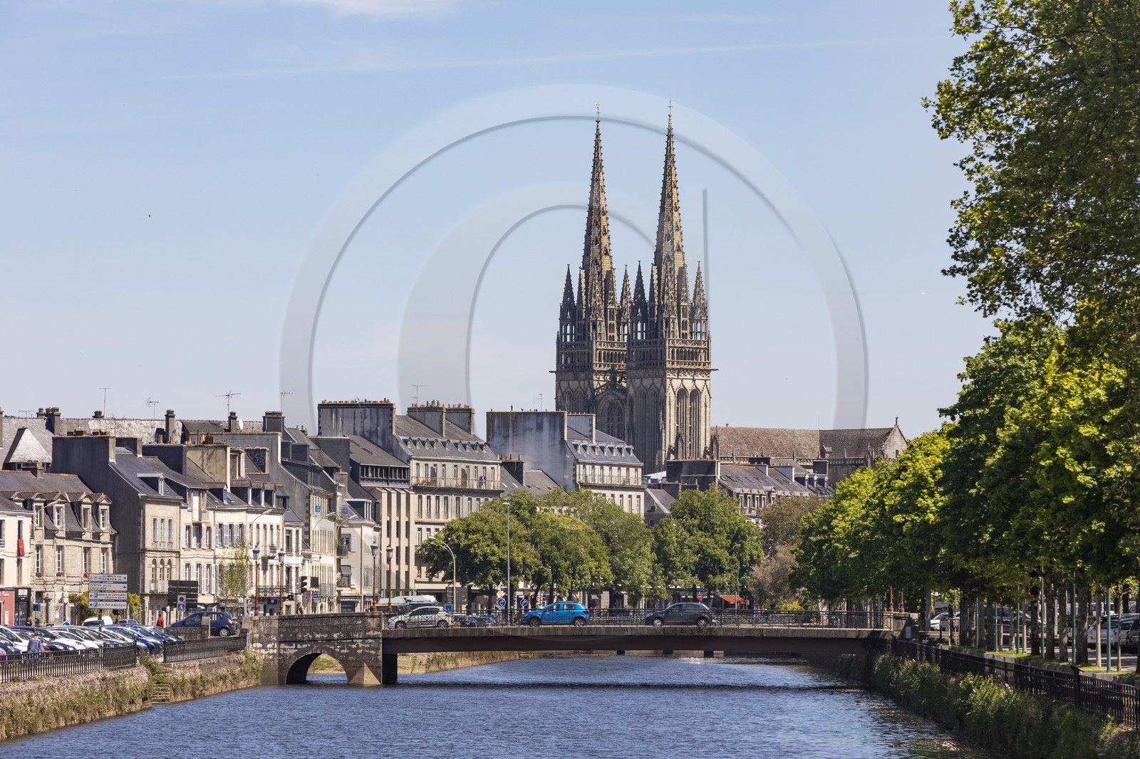 Vue de Quimper depuis l'Odet Vue de Quimper depuis l'Odet
