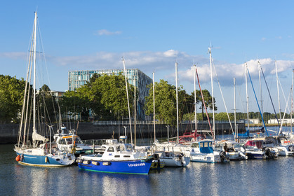 The Port of Lorient and the house of the Agglomeration in the background