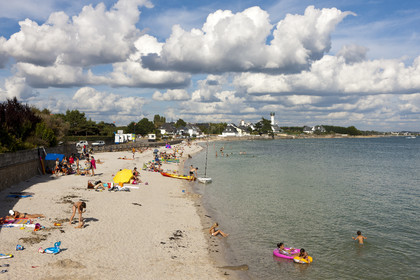 PLAGE COTE ROUGE - PORT-LOUIS