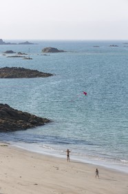 La plage du Rougeret à Saint-Jacut de la Mer ( 22 ).