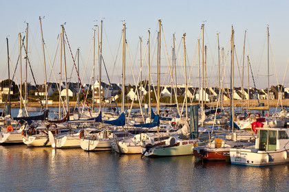 Le port de la pointe _ Port-Louis