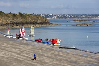 La plage du Rougeret à Saint-Jacut de la Mer ( 22 ).