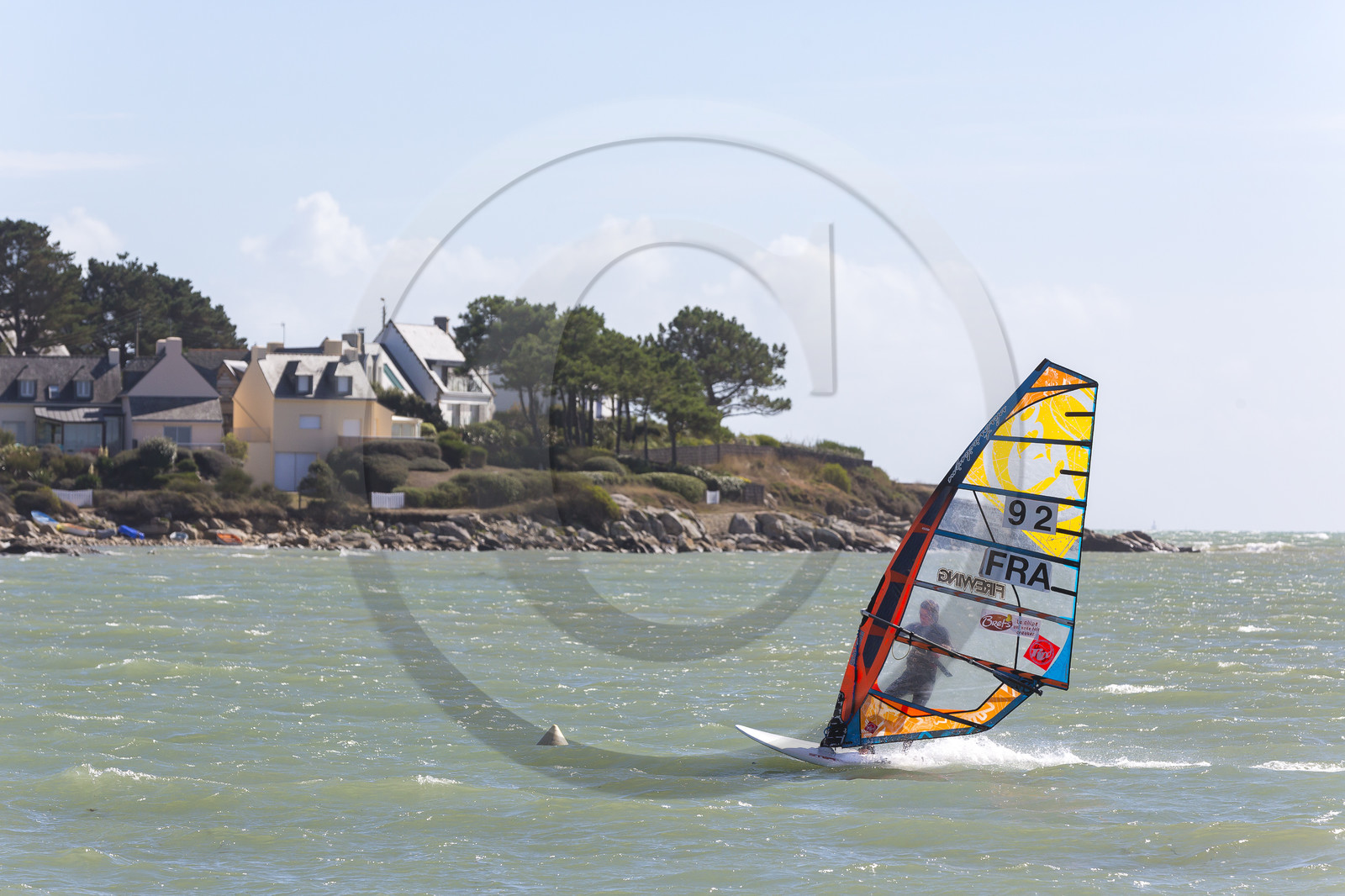 Funboard devant la plage de Saint-Colomban à Carnac