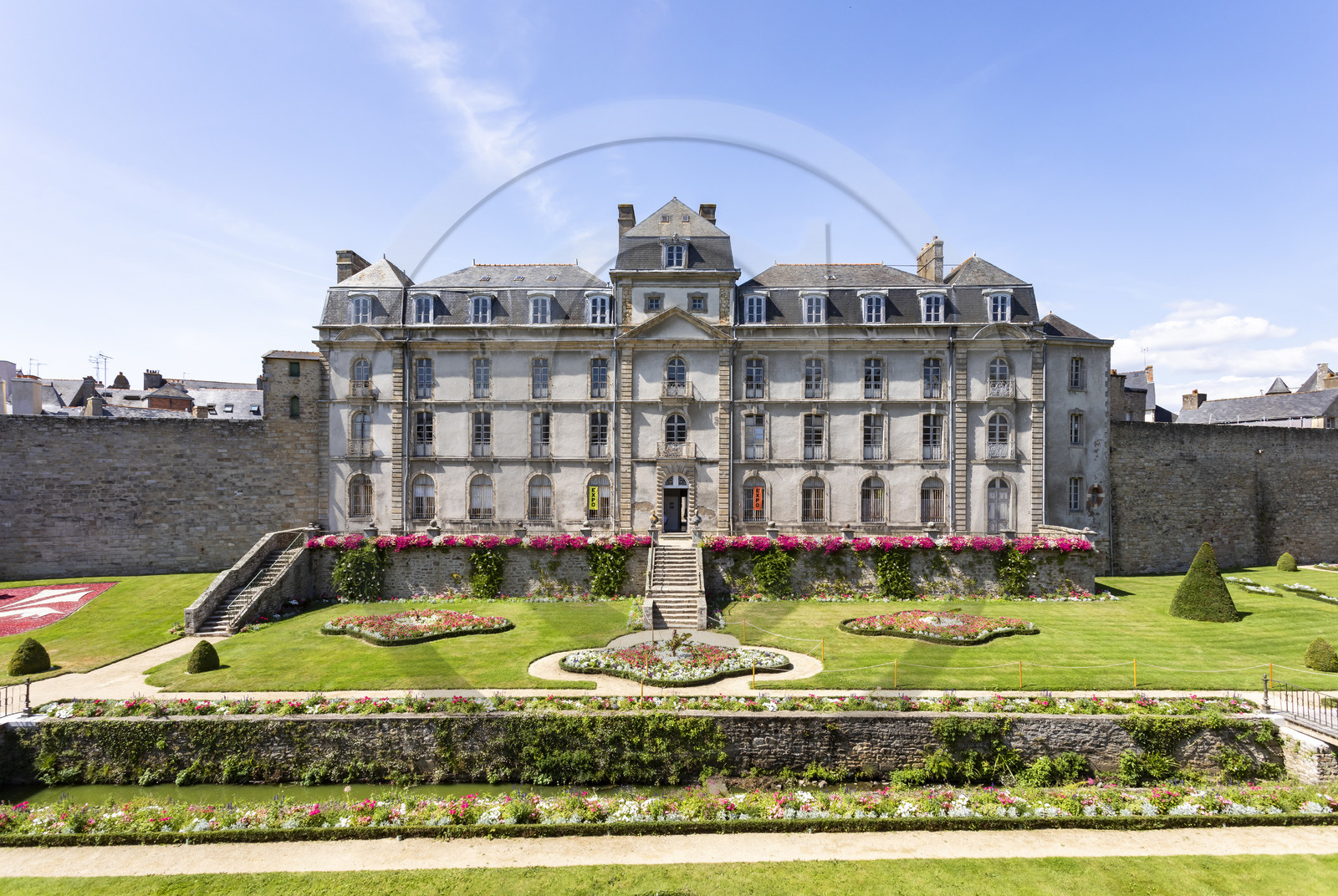 The garden and the castle of the stoat in Vannes