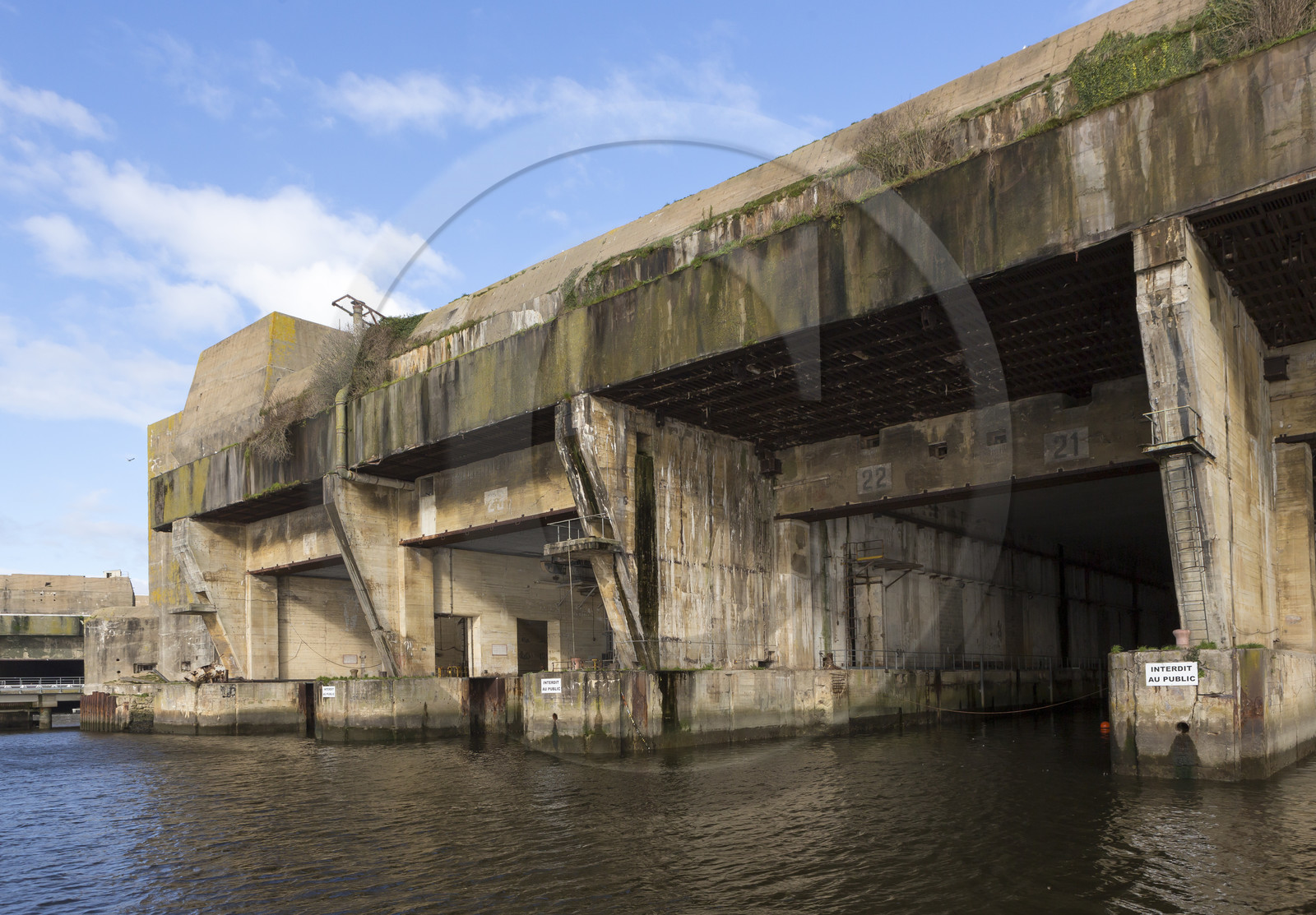 La Base de sous-marins de Lorient La Base de sous-marins de Lorient
