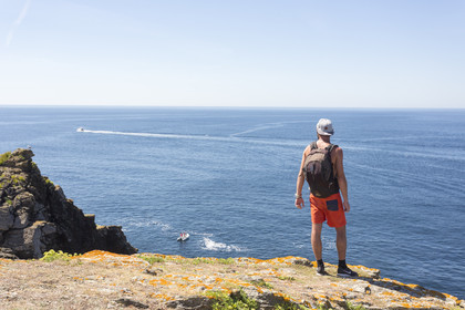 Hiking on the island of Groix
