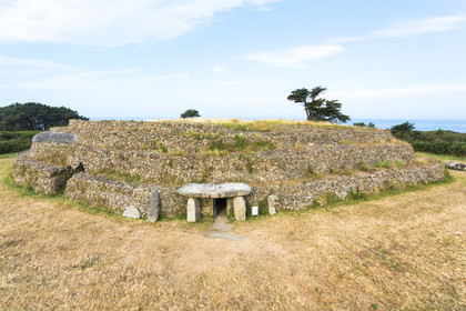 Cairn of Little Mont in Arzon