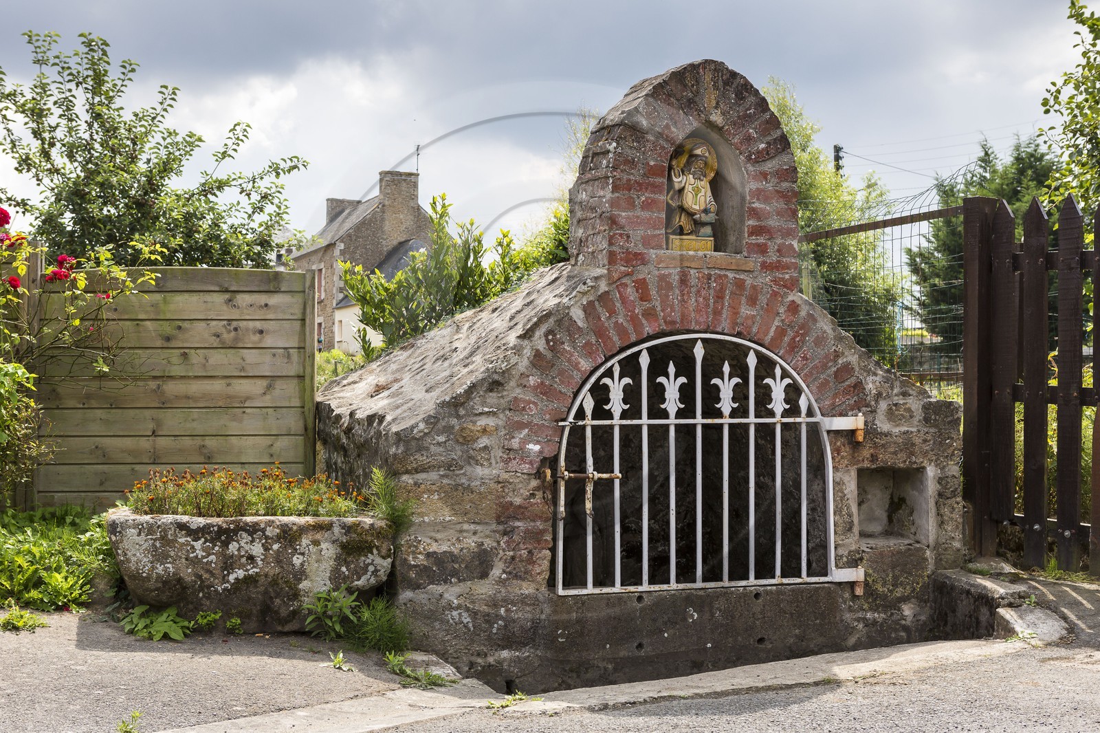 La fontaine Saint Eloi à Landébia