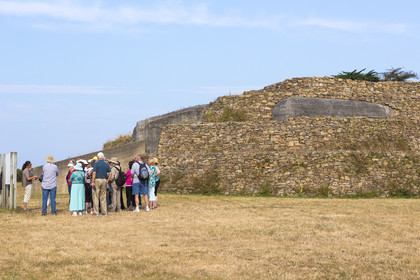 Cairn of Little Mont in Arzon