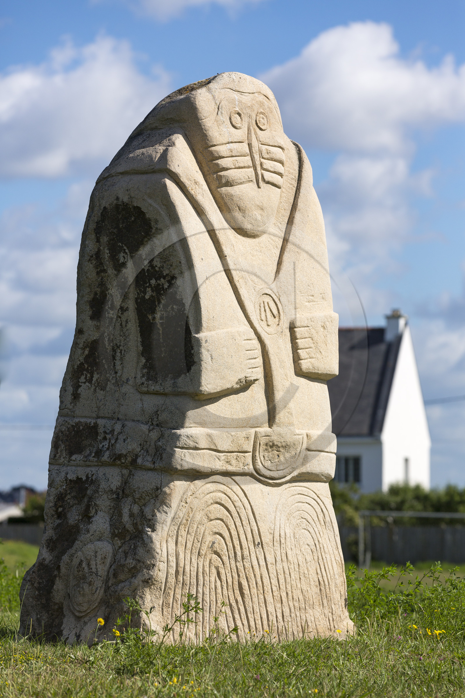 Sculpture of the dune people _ Gavres
