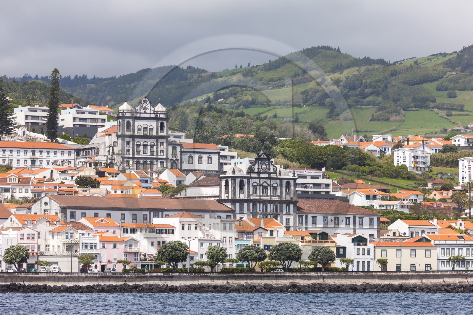 Le port d' Horta_Faial_Archipel des Açores Le port d' Horta_Faial_Archipel des Açores