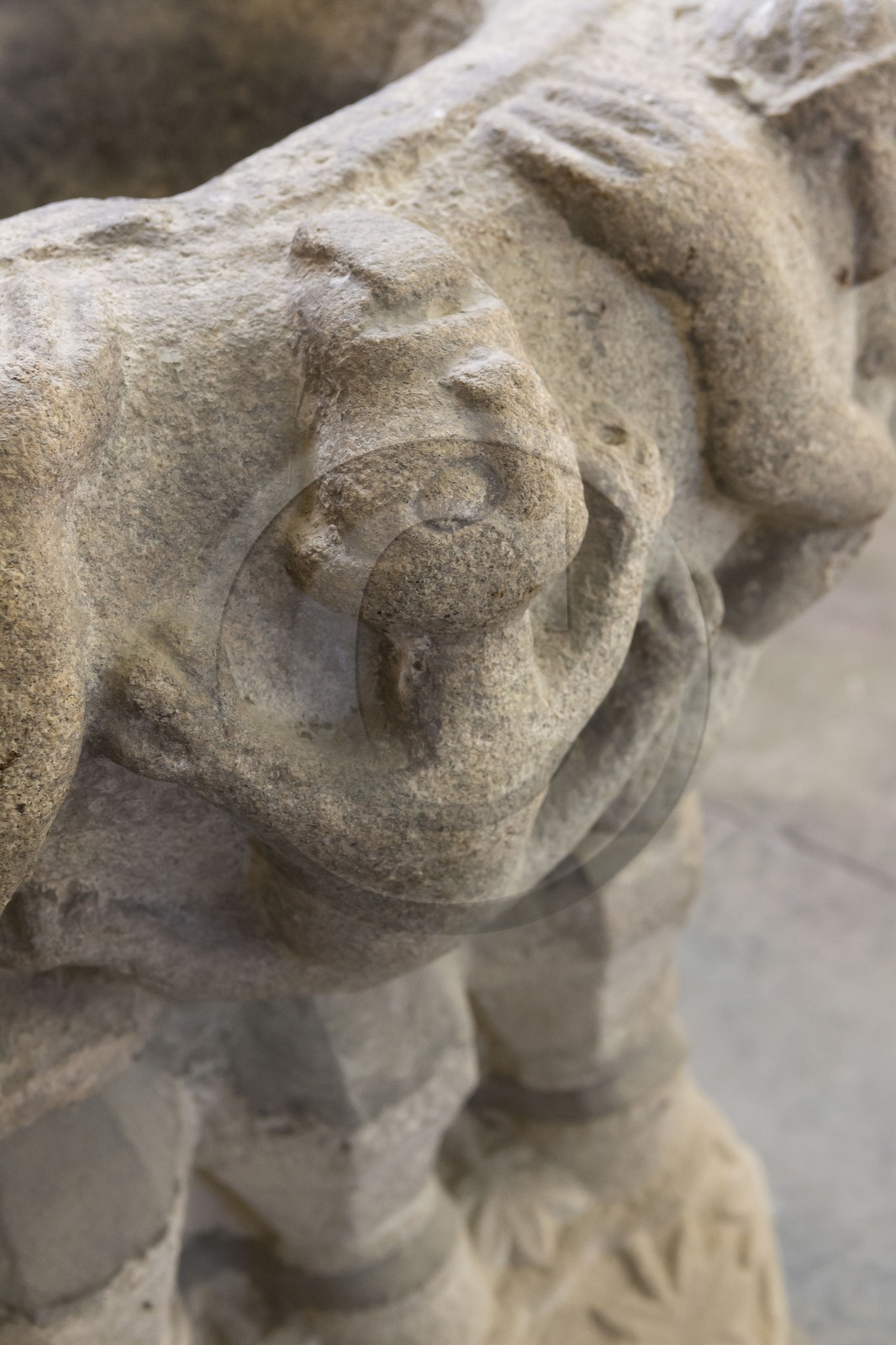 cuve baptismale _ église de Landébia cuve baptismale _ église de Landébia