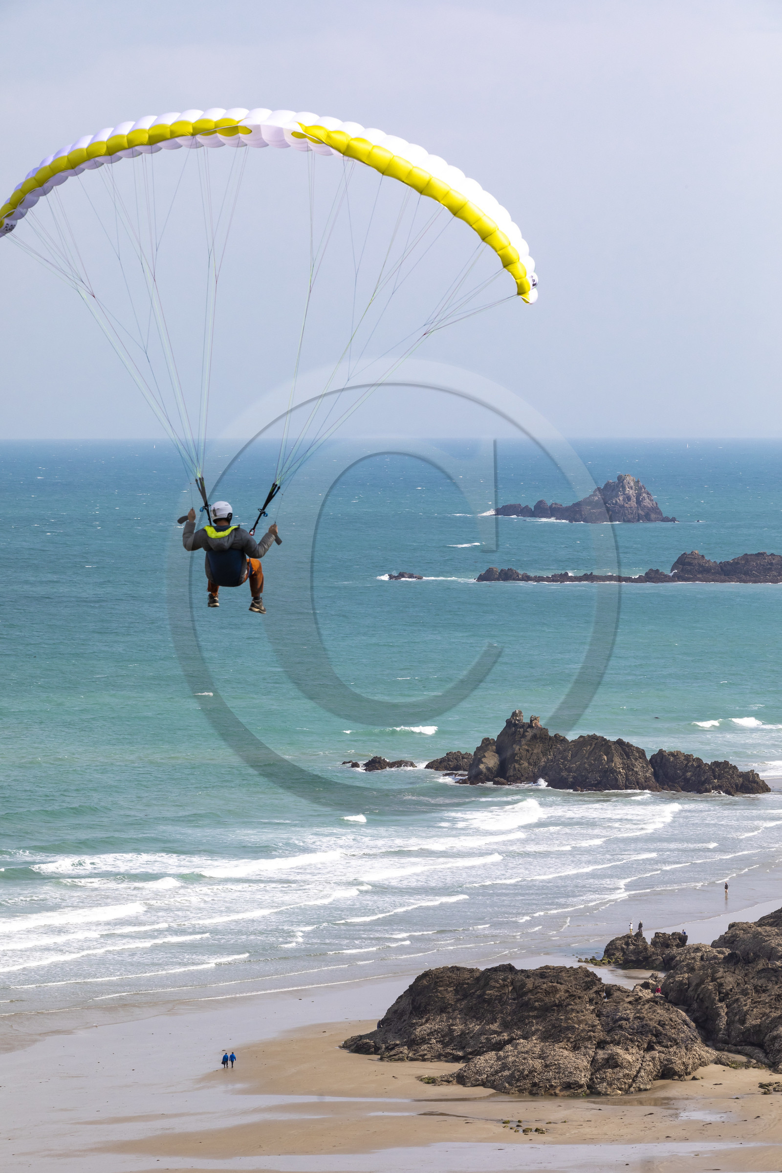 Parapente le long des falaises de Plouha Parapente le long des falaises de Plouha