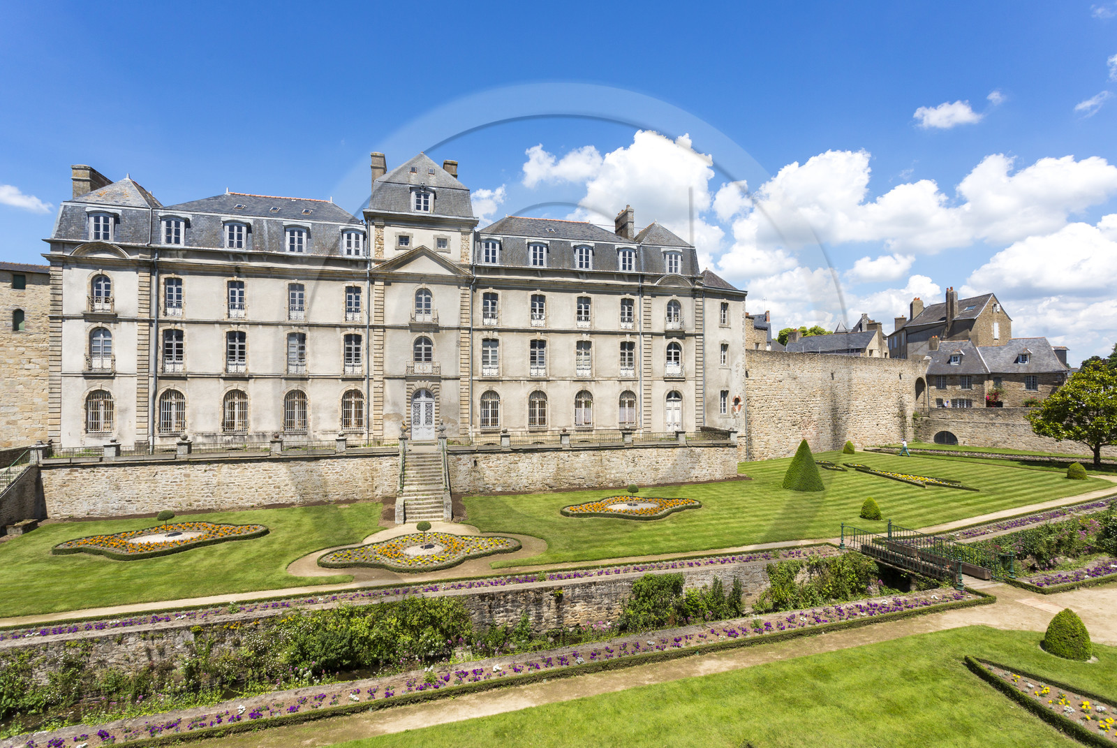 The garden and the castle of the stoat in Vannes