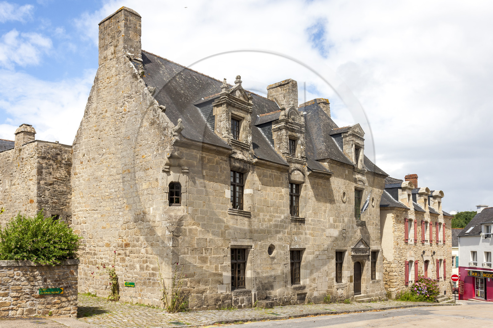 Pont-Scorff_Place of the House of Princes