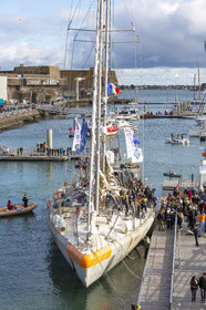 Lorient 27 October 2018 _ Arrival of the Tara at the base of submarines Lorient.