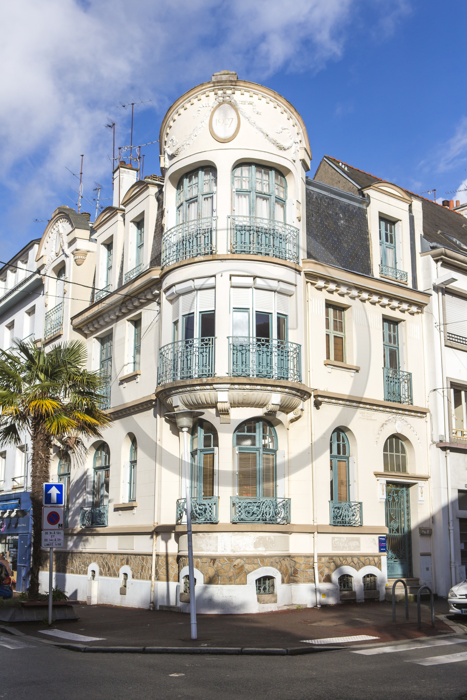 Carrefour Rue de liège, rue Paul Bert. Lorient