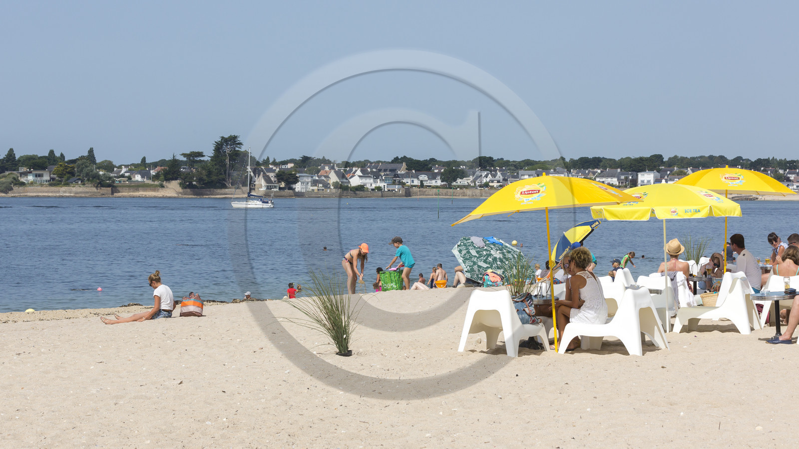 La plage des Pâtis à Port-Louis La plage des Pâtis à Port-Louis