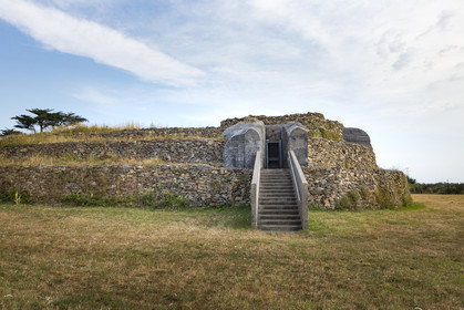 Cairn of Little Mont in Arzon
